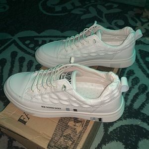 White alligator skin sneakers - Fresh out of box